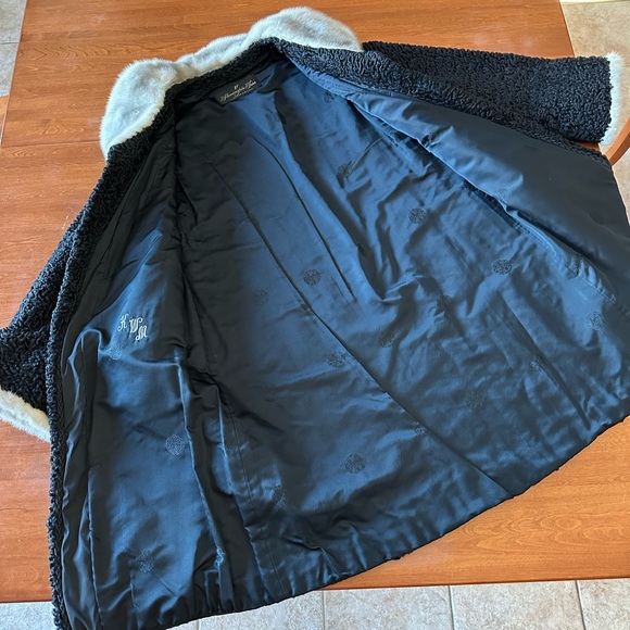 Exquisite Persian Lamb/Mink trim Coat 1950s - Picture 3 of 11